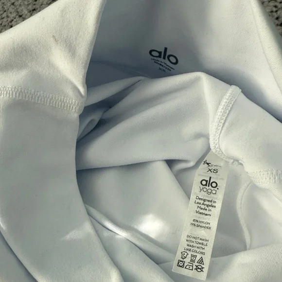 ALO Yoga Soft White Leggings - Picture 6 of 11